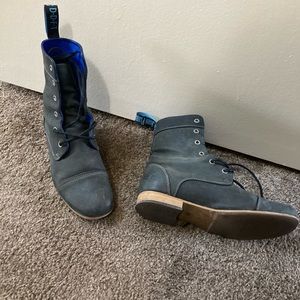 Used John Fluevog BBC Radio 8.5w